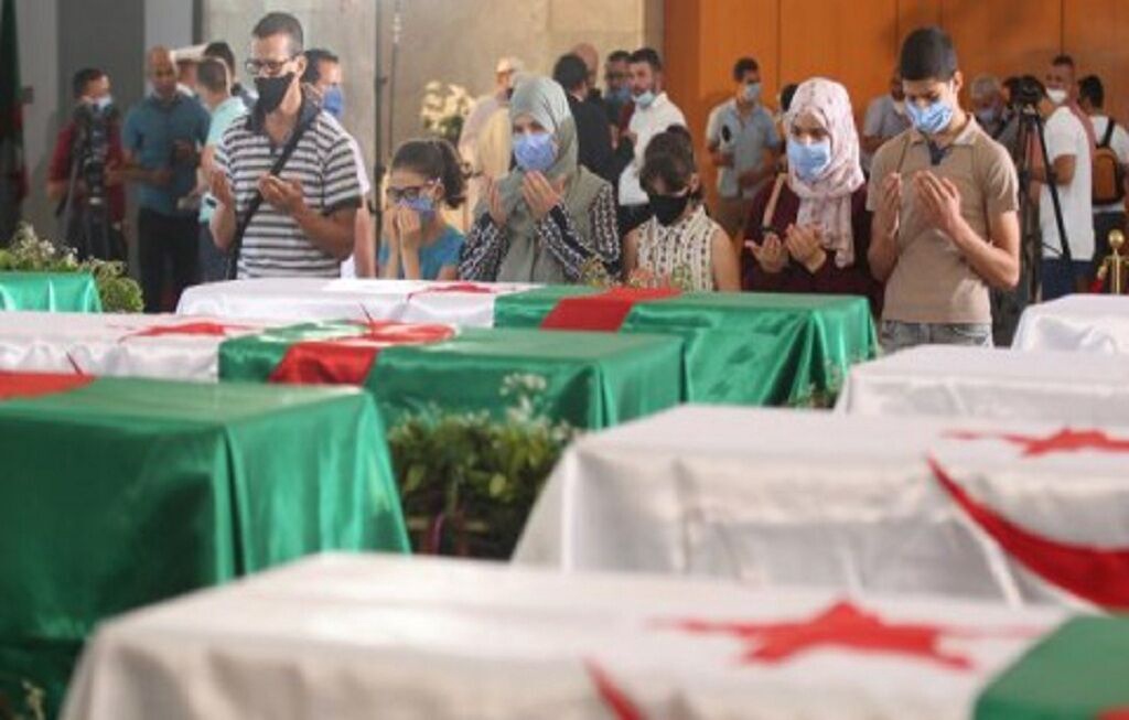 algerie-enterrement-de-martyres-nouvellement-decouverts-de-lepoque-du-collonialisme-francais