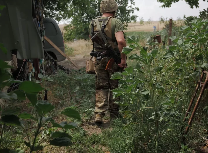 Un soldat Ukrainien a Mykolaiv